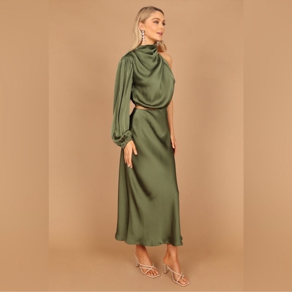 Petal & Pup Amelie One Shoulder Satin Maxi Dress Olive Green Size Large - Picture 3 of 12